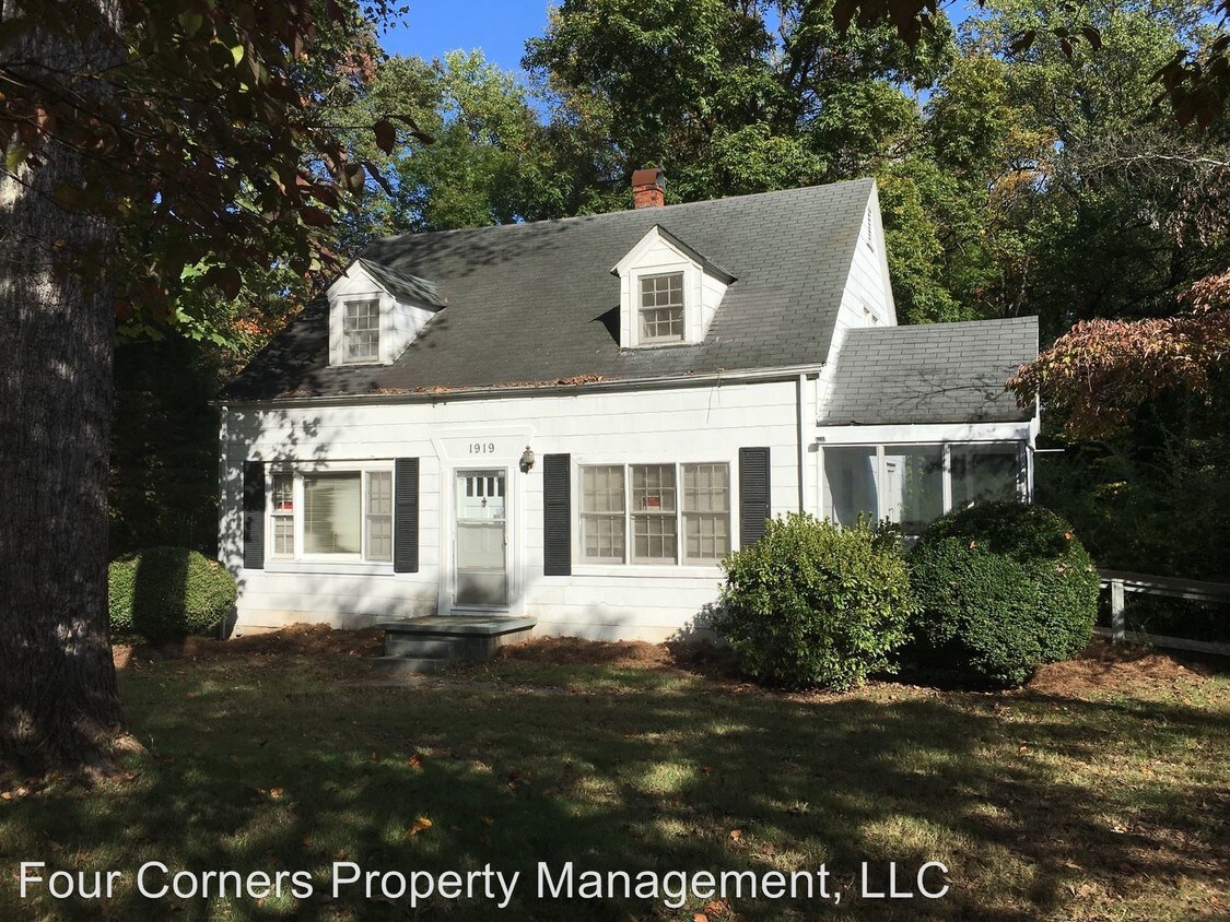 Foto principal - 1919 Cedar Fork Dr