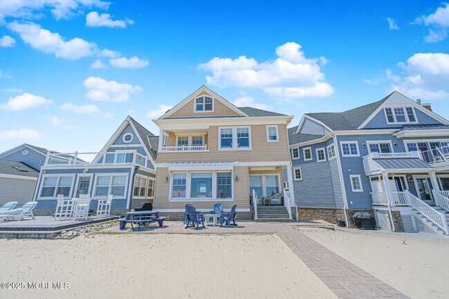 Foto del edificio - 257 Beach Front