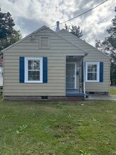 Building Photo - 701 E Lenoir Ave