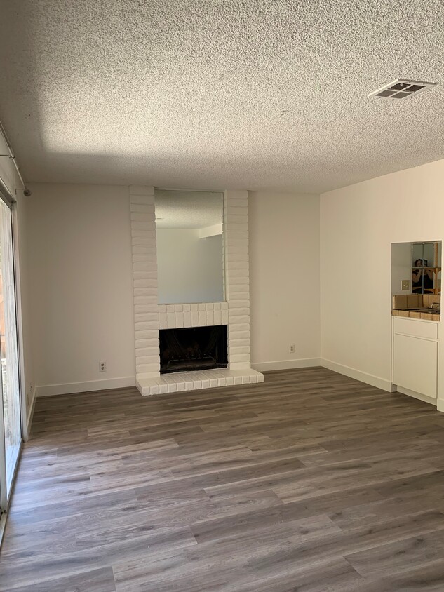 family room with fireplace - 1703 Clear Lake Ave