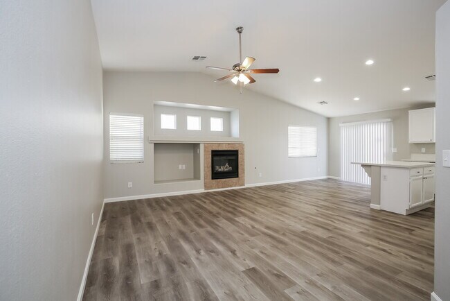 Building Photo - 6646 Cinnabar Coast Ln