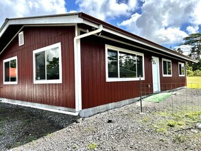 Building Photo - 16-2039-2039 Emerald Dr