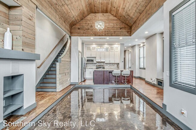 Building Photo - 3 br, 3.5 bath House - 1610 7th Ave N. Unit A