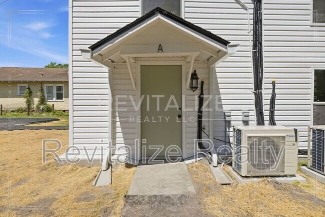 Foto del edificio - 377 Tuttle Ave