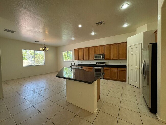 Foto del edificio - 3296 E Kingbird Pl