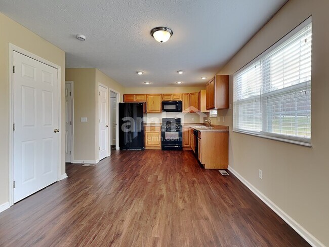 Foto del edificio - 6131 Pine Meadows Dr