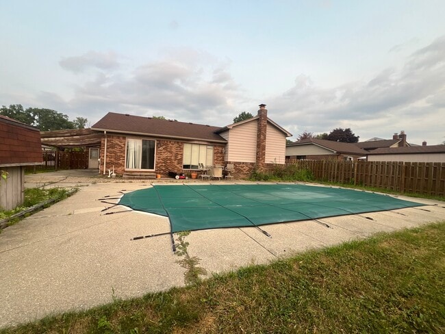 Building Photo - 43309 Westview Dr
