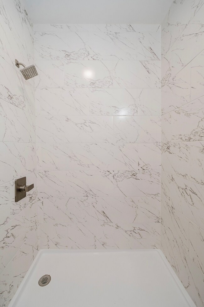 Photo - 1602 Quill St Apartment