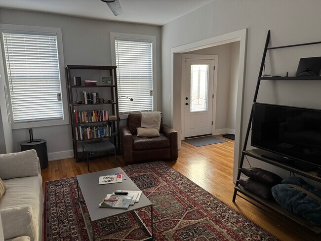 Foto del edificio - 1414 Quincy St NW