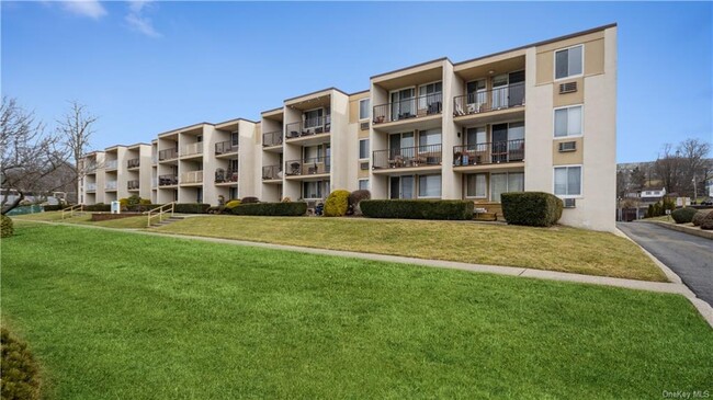 Building Photo - 141 E Lake Blvd