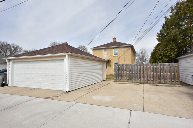 Foto del edificio - 8823 W Burleigh St