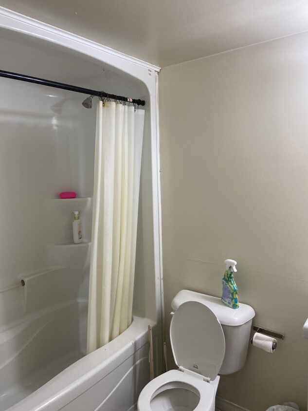 Photo du bâtiment - 261-261 Lester St