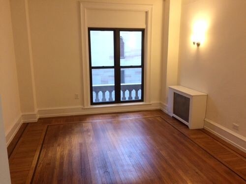 Building Photo - 139 W 55th St