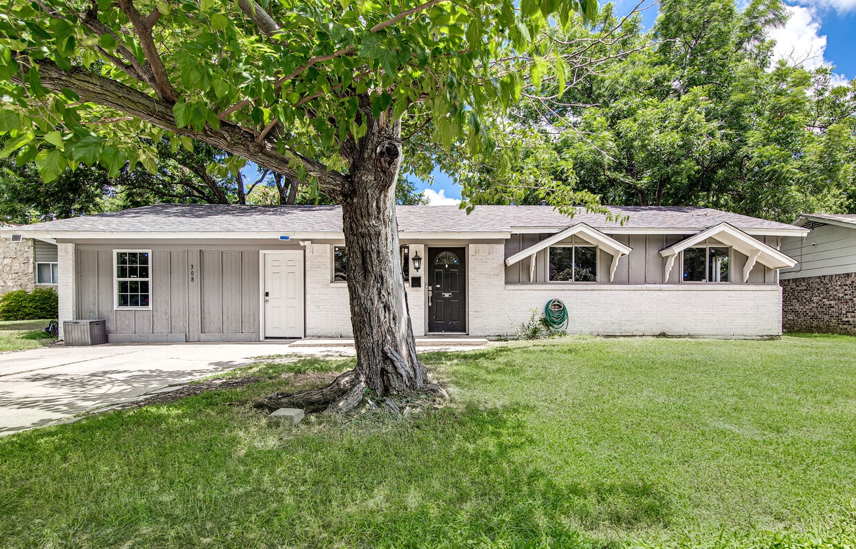 front of house - 308 Sundown Ct