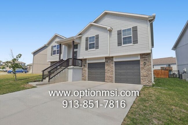 Foto del edificio - Beautiful 3-Bedroom Home with Modern Finishes & Fantastic Amenities!