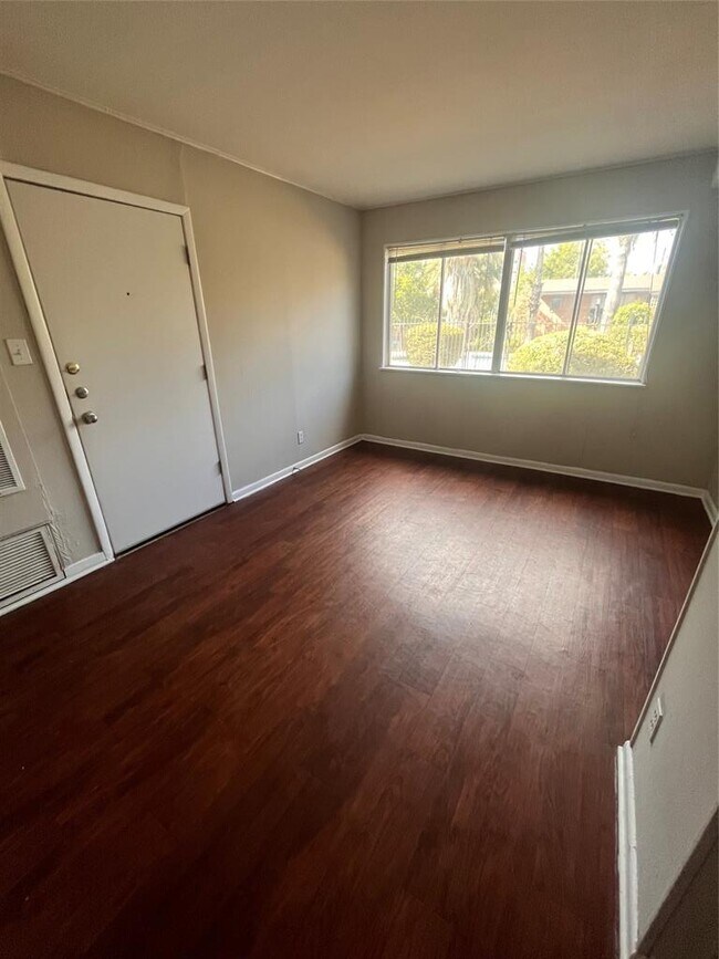 Foto del edificio - 3304 Red River St