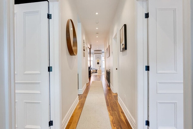 Photo du bâtiment - 5579 Rue Clark