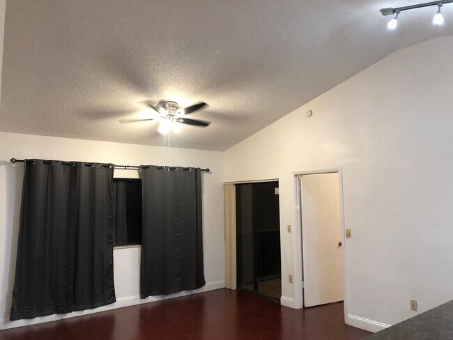 2550 SW 18th Terrace Unit 16 photo'