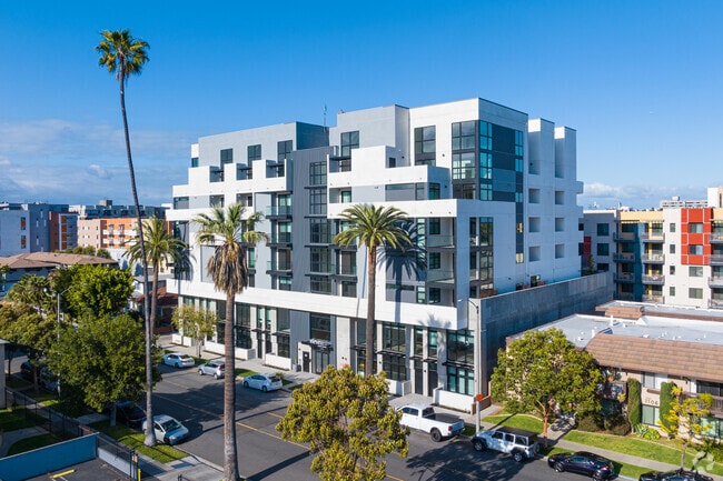 Building Photo - 1112 Locust