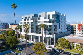 Building Photo - 1112 Locust