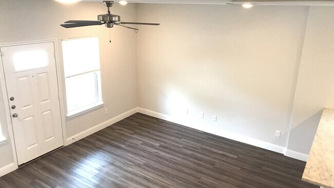 Foto del edificio - 9214 Nyssa Ave