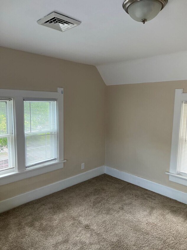 Foto del edificio - 8712-8714 W. Mitchell St. (Duplex)
