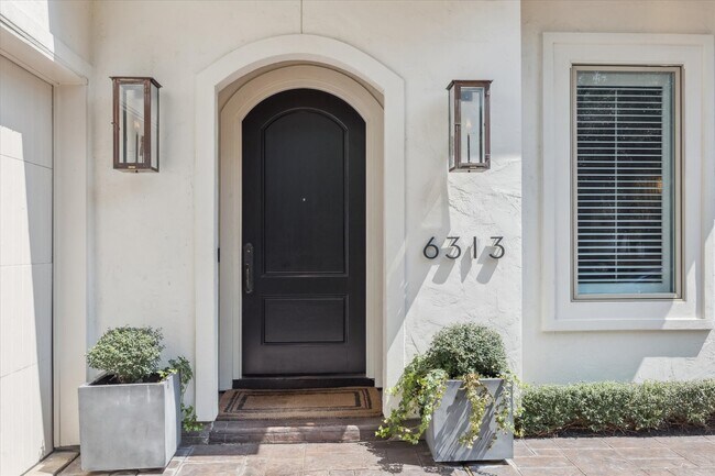 Foto del edificio - 6313 Sewanee Ave