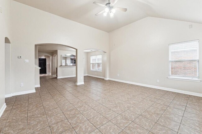 Building Photo - 17919 Hollow Hill Ln