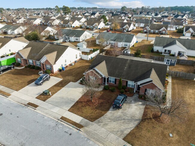 Building Photo - 3 br, 2 bath Duplex - 3015 Kinsey Loop A