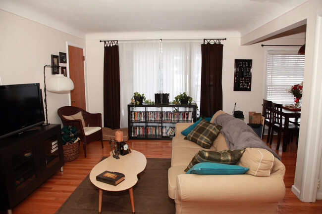 Living Area, Dining Area and Kitchen at right - 1419 W Farnum Ave