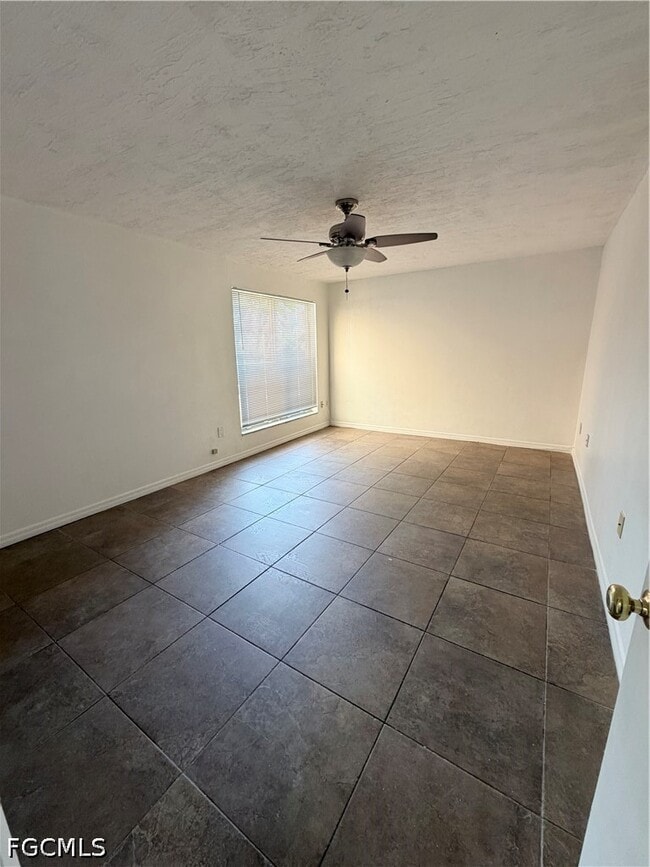 Building Photo - 12636 Kenwood Ln