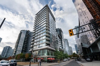 Building Photo - 38 Smithe St