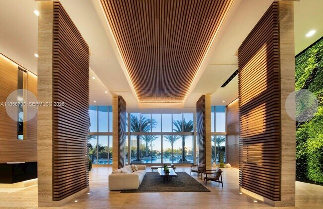 Foto del edificio - 16385 Biscayne Blvd