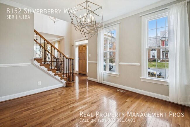 Building Photo - Bright & Beautiful Brick Home- Next to Tys...