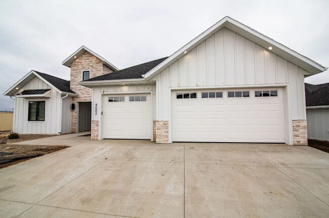 Foto del edificio - Legacy Homes at Coulee Ridge