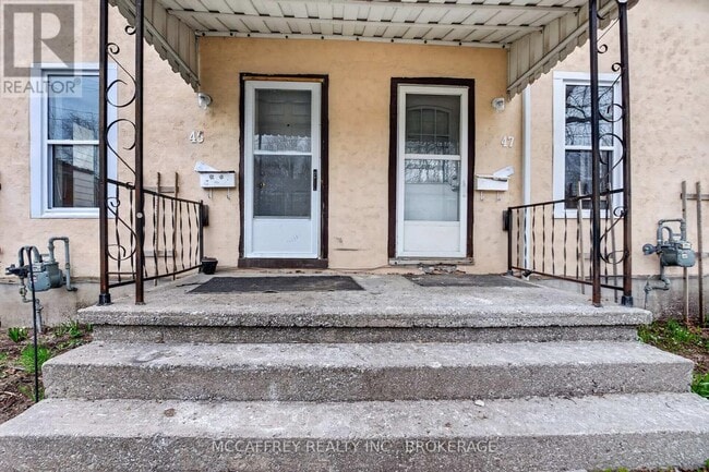 Building Photo - 47 Isabella St E