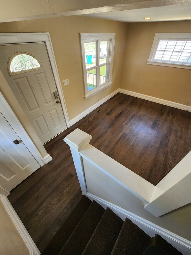 Foto del edificio - Charming 3-Bedroom Property $1400/month + ...