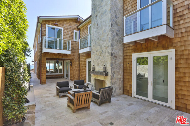 Building Photo - 23812 Malibu Rd