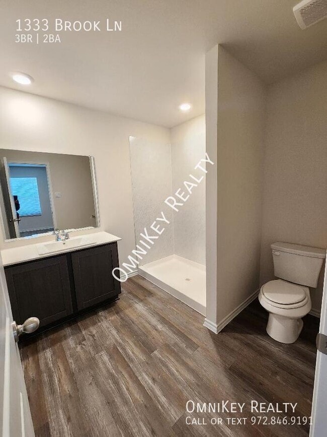 Building Photo - 1333 Brook Ln