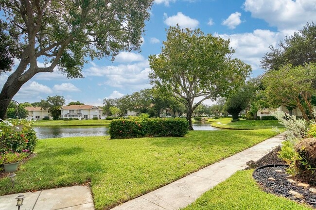 Foto del edificio - 8159 Andover Ct