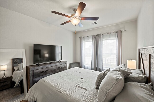 Foto del edificio - 3306 Old Ironwood Dr