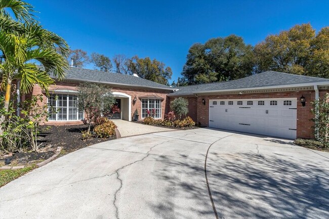 Building Photo - 302 Eastleigh Dr