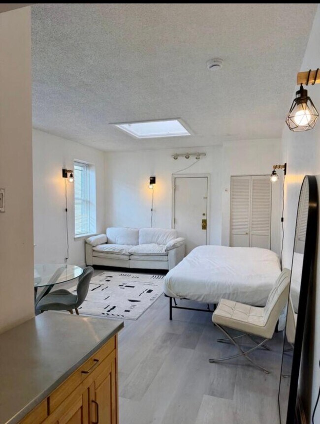 Foto del edificio - 1415 Commonwealth Ave