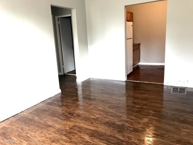 Foto del edificio - 7634 Roslyn St
