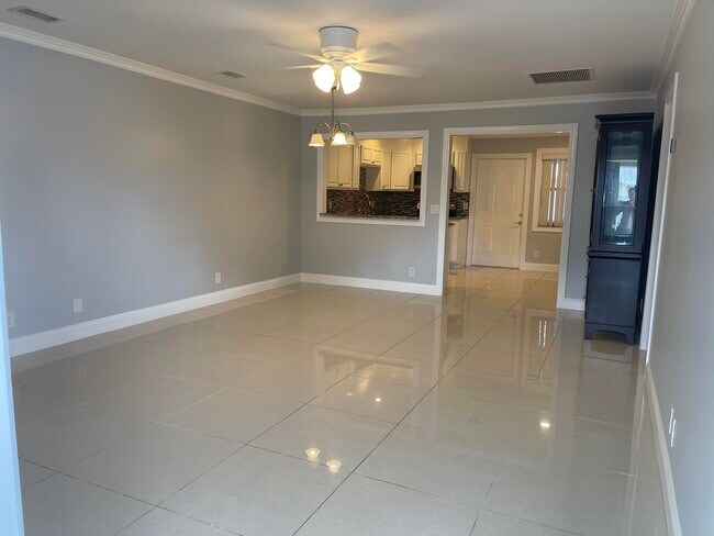 Foto del edificio - 8958 SE Hobe Ridge Ave