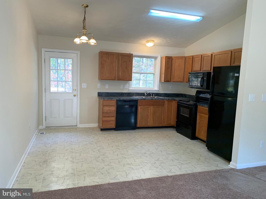 Foto principal - 7305 Stone Crossing Dr