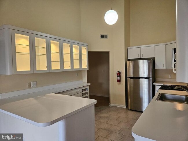 Building Photo - 409 Talon Ct