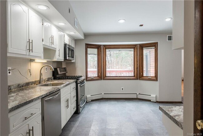 Building Photo - 204 Van Houten Fields