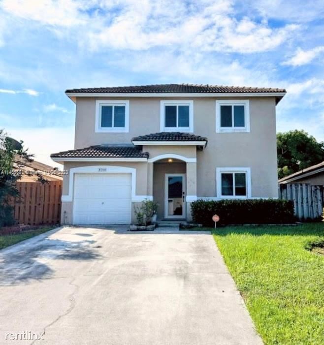 Primary Photo - 4 br, 2.5 bath House - 8760 SW 213th Ln