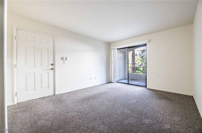 Foto del edificio - 950 Seven Hills Dr